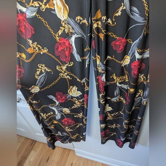 LAURA Women Wide Leg Pants Size 6 Black Red And Gold Colors Stretch Chains Roses - Picture 3 of 8